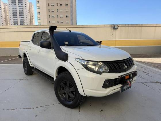MITSUBISHI L200 TRITON 2.4 16V TURBO DIESEL SPORT GL CD 4P 4X4 MANUAL MITSUBISHI L200 TRITON 2.4 16V TURBO DIESEL SPORT GL CD 4P 4X4 MANUAL